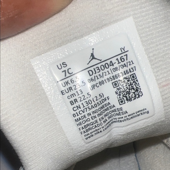 Jordan Kids Sneakers in White and Yellow - Picture 6 of 11